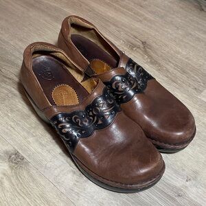 Ariat Brown Leather Slip-On Loafers with Black Detailing